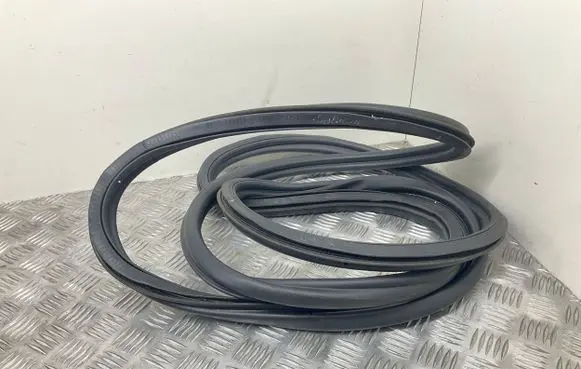 Audi TT TTS Mk2 Trunk rubber seal (body) 8J8827705