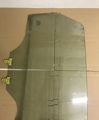 Nissan Qashqai Rear door window glass 43R00048