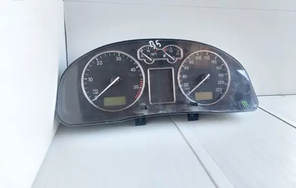 Volkswagen PASSAT B5 Speedometer (instrument cluster)