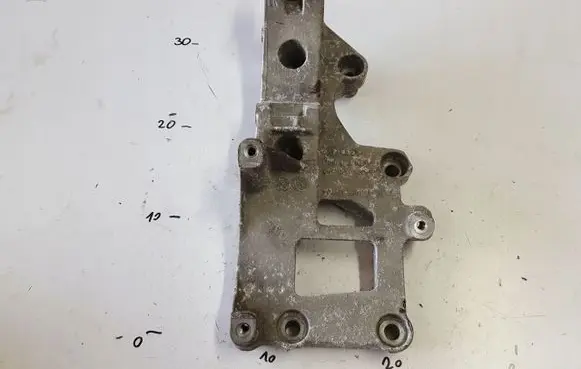 Skoda Octavia Mk2 (1Z) Generator/alternator bracket 06F903143E