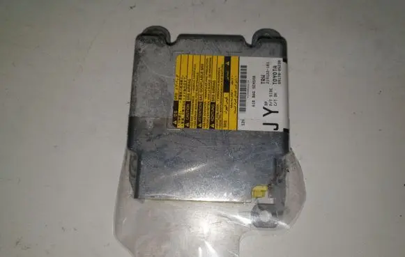 Toyota Avensis T270 Airbag control unit/module 8917005230