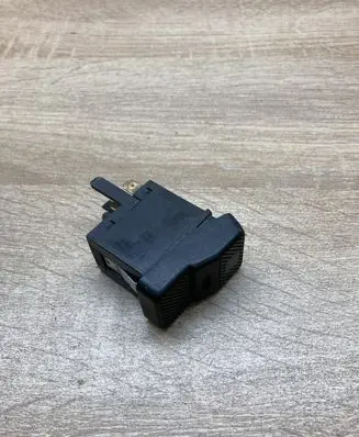 Volkswagen PASSAT B4 Windscreen/window heater switch 535959621