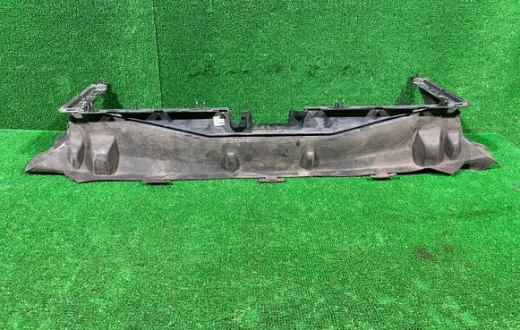 Ford Focus Intercooler air guide/duct channel JX7B8314B