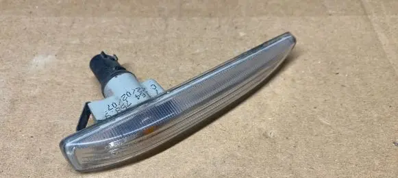 BMW 7 E65 E66 Front fender indicator light 71647589