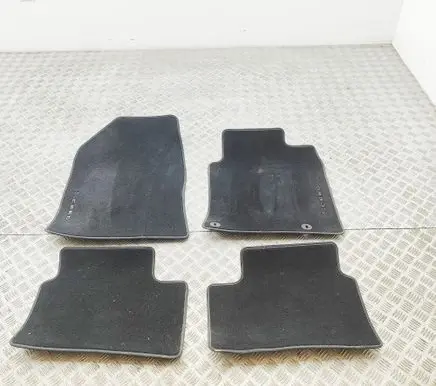 KIA Xceed Car floor mat set J7143ADE60