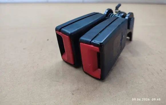 BMW X4 F26 Rear seatbelt buckle 403142B