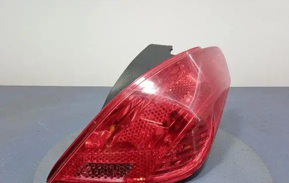 Peugeot 308 Rear/tail lights 9680425680