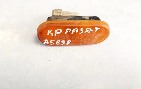 Volkswagen PASSAT B4 Front fender indicator light 1h0949111