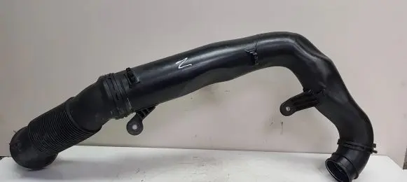 Air intake hose/pipe