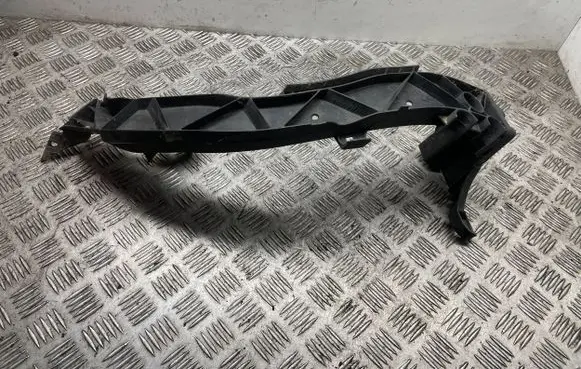 BMW 1 E81 E87 Headlight/headlamp mounting bracket 7120824