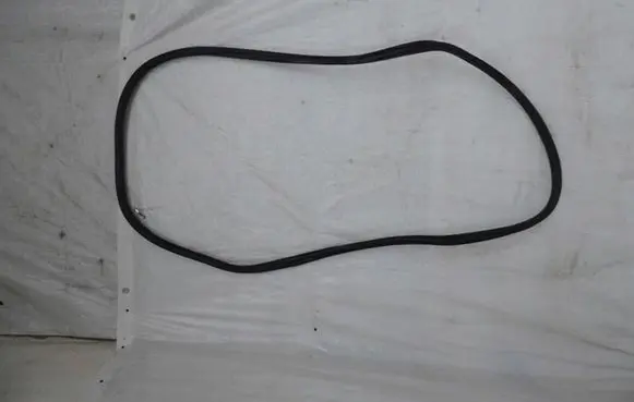 Opel Grandland X Front door rubber seal USZCZEKA