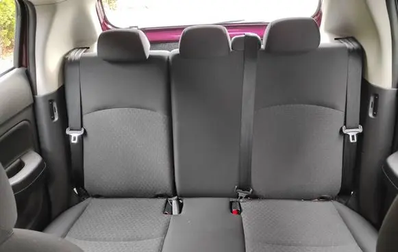 Mitsubishi Space Star Second row seats 