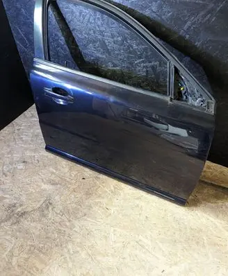 Volvo V70 Front door