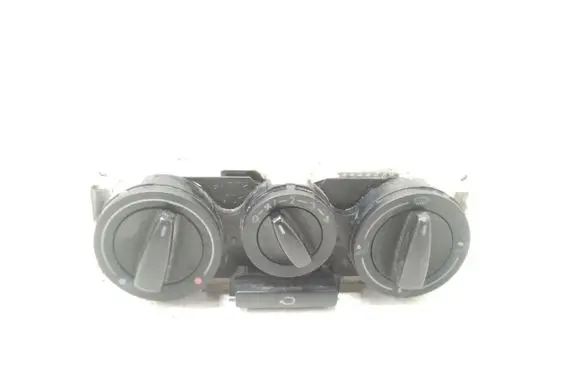 Volkswagen Golf IV Climate control unit