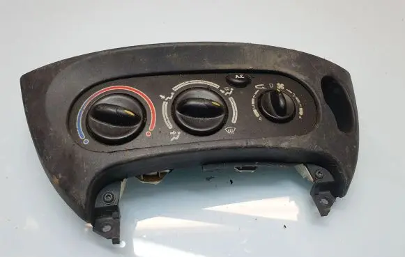 Renault Megane I Climate control unit