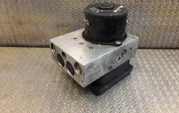 Mercedes-Benz C W203 ABS Pump 0054312912 2095452932