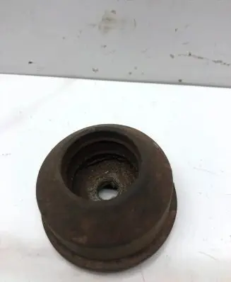 Volkswagen PASSAT B5.5 Coil spring mount 