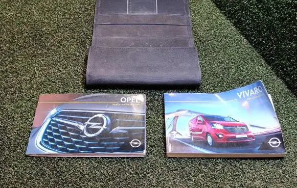Opel Vivaro User manual 