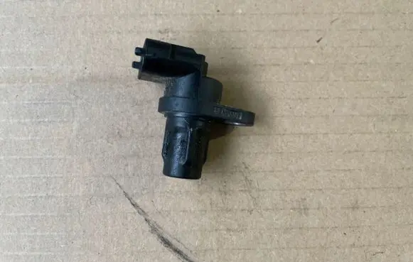 Mercedes-Benz C W204 Camshaft position sensor 0232103050