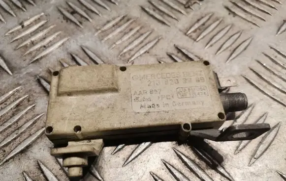 Mercedes-Benz E W210 Aerial antenna amplifier 2108203989