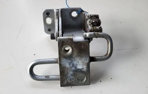 Seat Exeo (3R) Front door lower hinge 8E0831412L