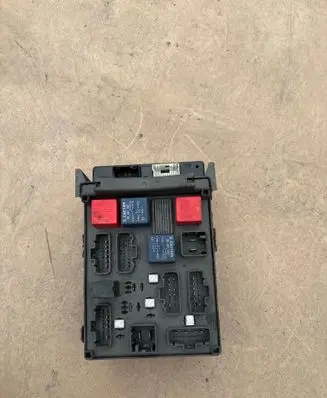 Renault Laguna II Fuse module 518095401 8200141153 1340779