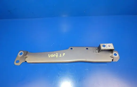Volvo V60 Fender mounting bracket 31468233 B09CD