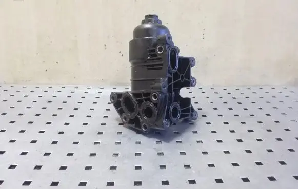 Hyundai ix35 Oil filter mounting bracket