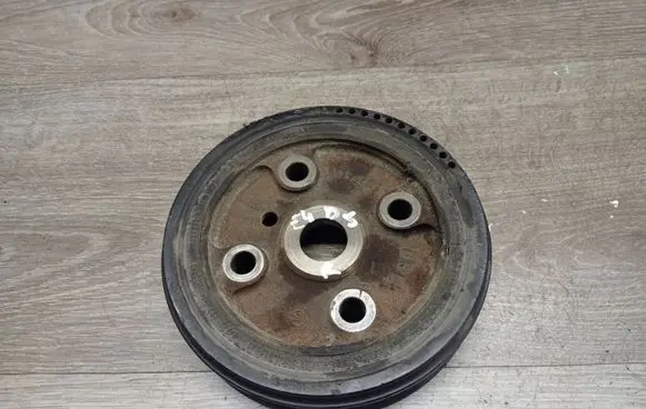 Volvo V70 Crankshaft pulley 30731865