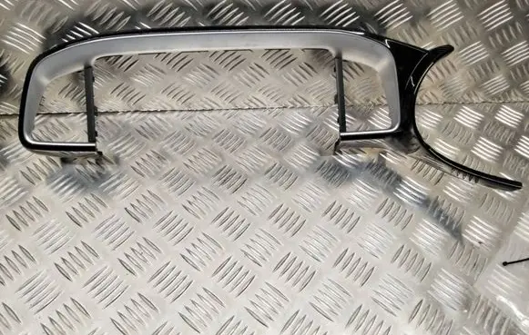 KIA Xceed Dash center air vent grill 84740J7AA0