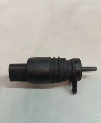 BMW 5 E39 Windscreen/windshield washer pump 8362154
