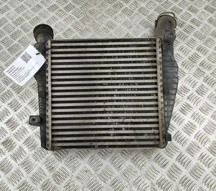 Audi Q7 4L Intercooler radiator 7P0145804A