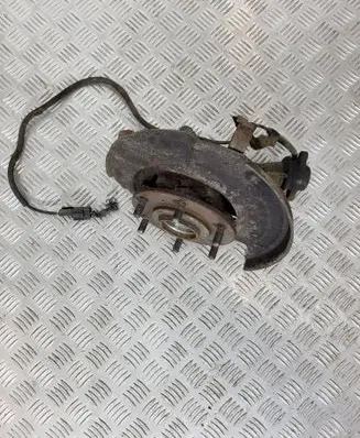 Mitsubishi L200 Front wheel hub spindle knuckle