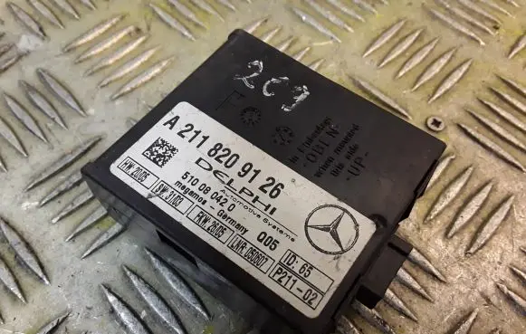 Mercedes-Benz E W211 Alarm control unit/module 2118209126 A2118209126