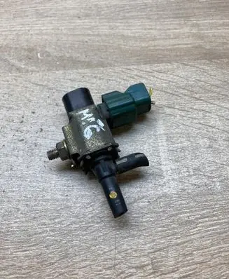Mazda 6 Vacuum valve K5T46593