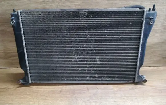 Toyota Avensis T250 Coolant radiator PA66GF30