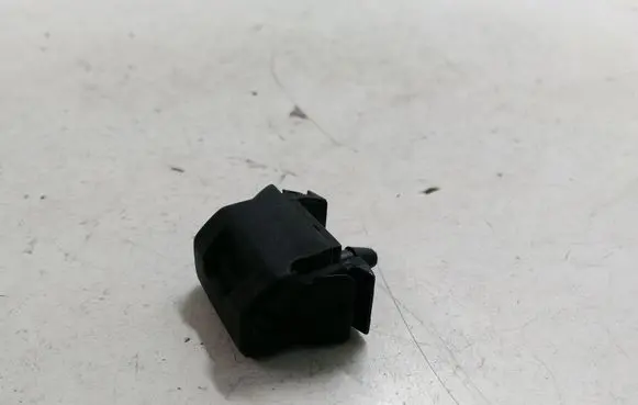 Windshield washer spray nozzle