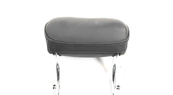 Mercedes-Benz CLS C219 Front seat headrest 