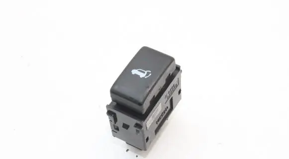 Infiniti FX Tailgate opening switch 