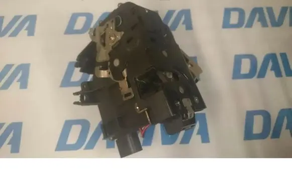 Audi A6 S6 C5 4B Rear door lock 4B0839016B