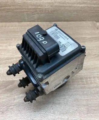 Volkswagen PASSAT B6 ABS Pump 3C0614109A 16420302A