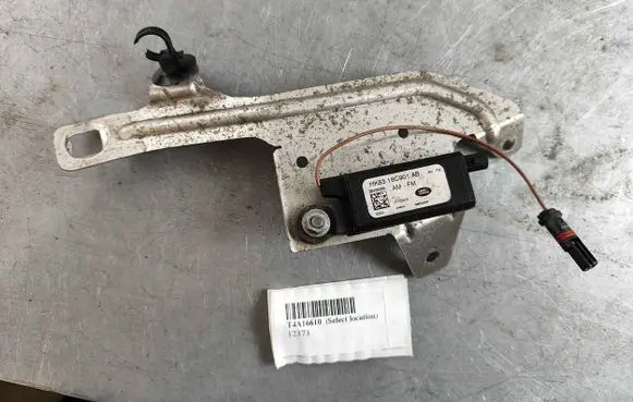 Jaguar F-Pace Aerial antenna amplifier T4A16610 T4A6109
