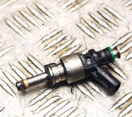 Audi A5 Sportback 8TA Fuel injector 06E036P 104390520