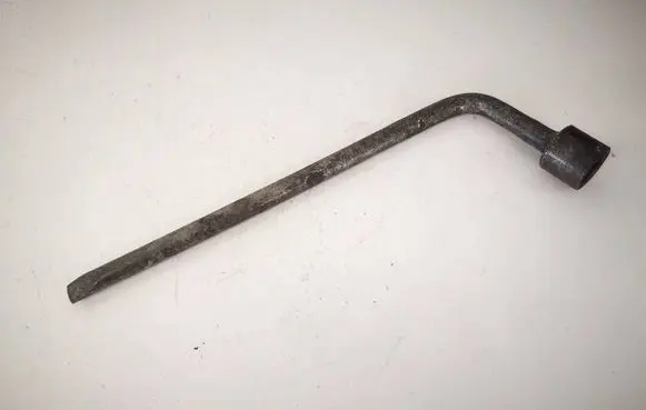 Toyota Yaris Wheel nut wrench 