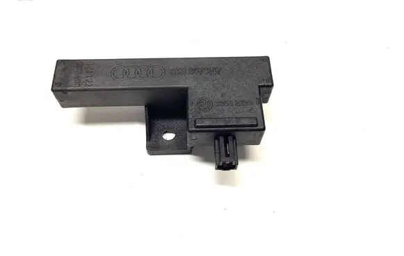 Audi A4 S4 B8 8K Keyless (KESSY) go control unit/module 8K0907247