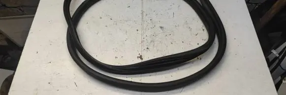 KIA EV6 Rear door rubber seal (on body) 