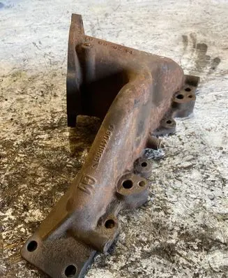 Opel Vectra B Exhaust manifold 90411885