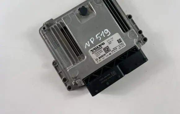 Volvo XC40 Engine control unit/module ECU 32255068 0261S21545