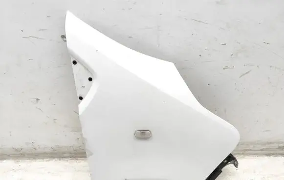 Opel Vivaro Fender