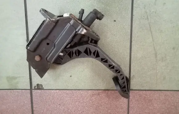 Volkswagen Polo Clutch pedal 6Q1721321C